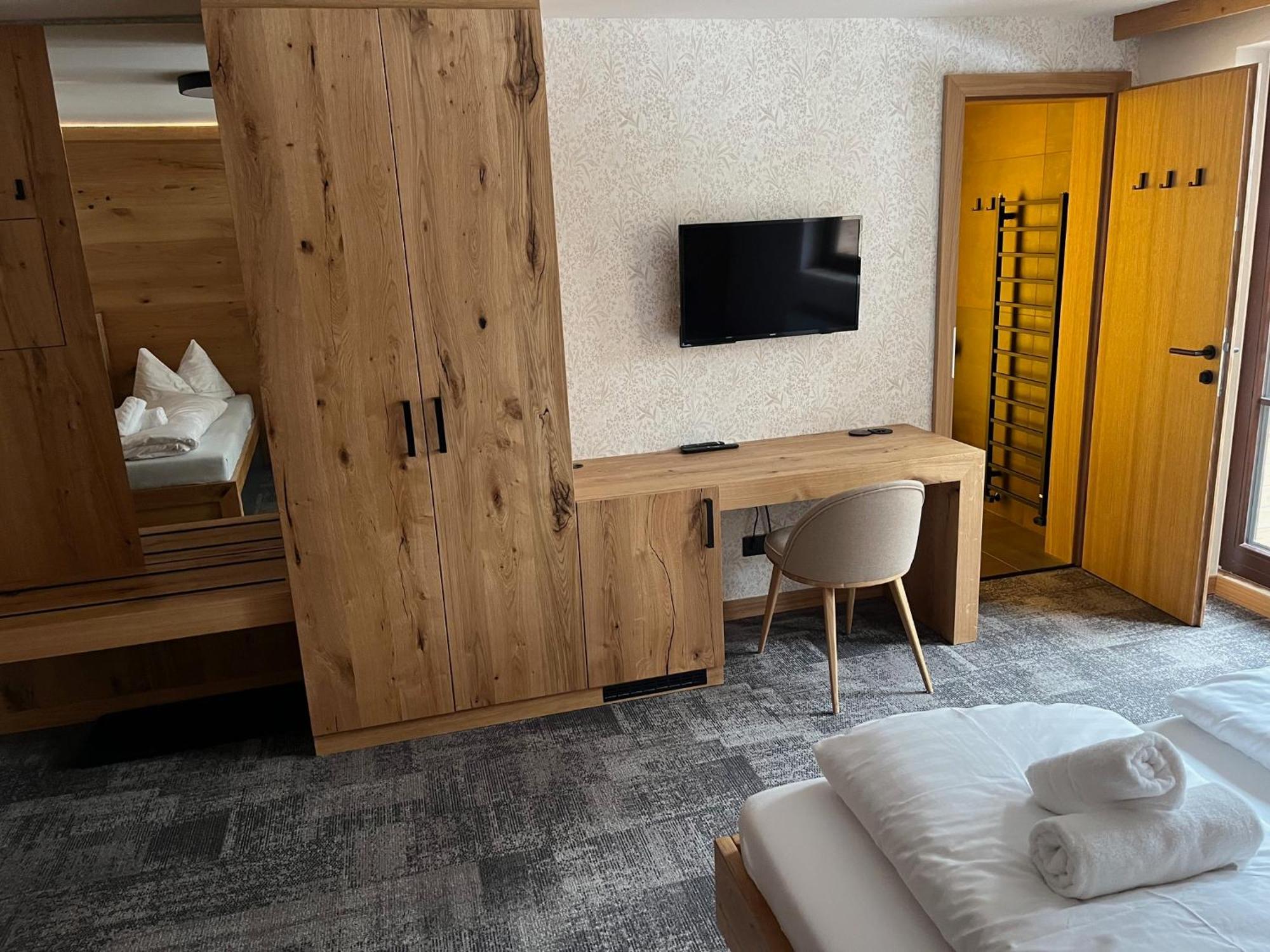 Tieflehner Hof Pitztalhaus Hotel Санкт-Леонгард-ім-Пітцталь Екстер'єр фото