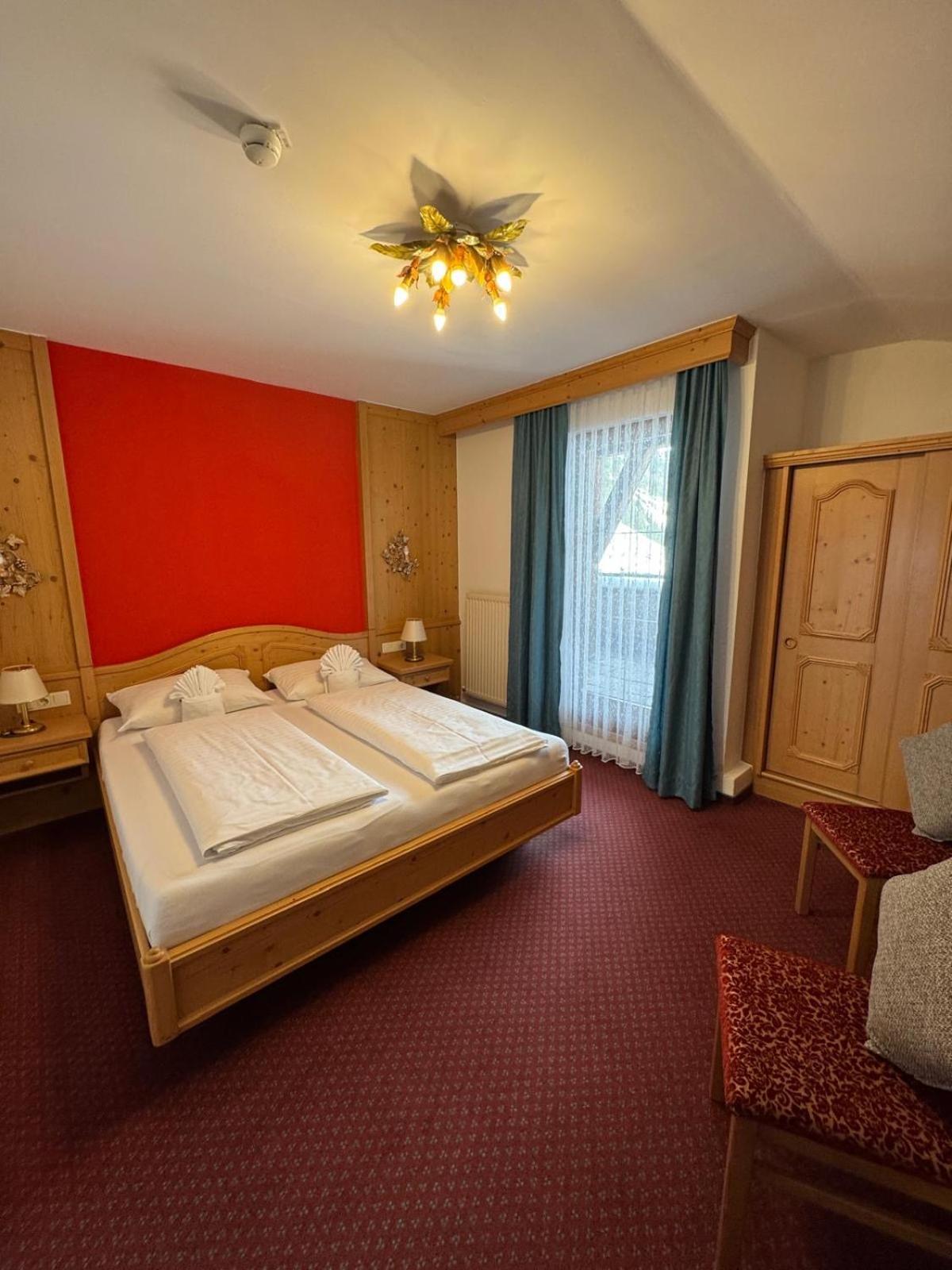 Tieflehner Hof Pitztalhaus Hotel Санкт-Леонгард-ім-Пітцталь Екстер'єр фото